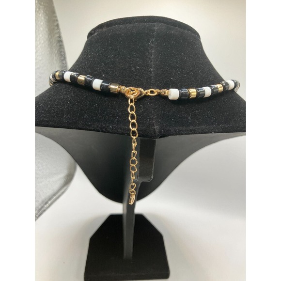 LA Gem Gold, Black & White Beaded 18.5 Inch Necklace! - Picture 4 of 7